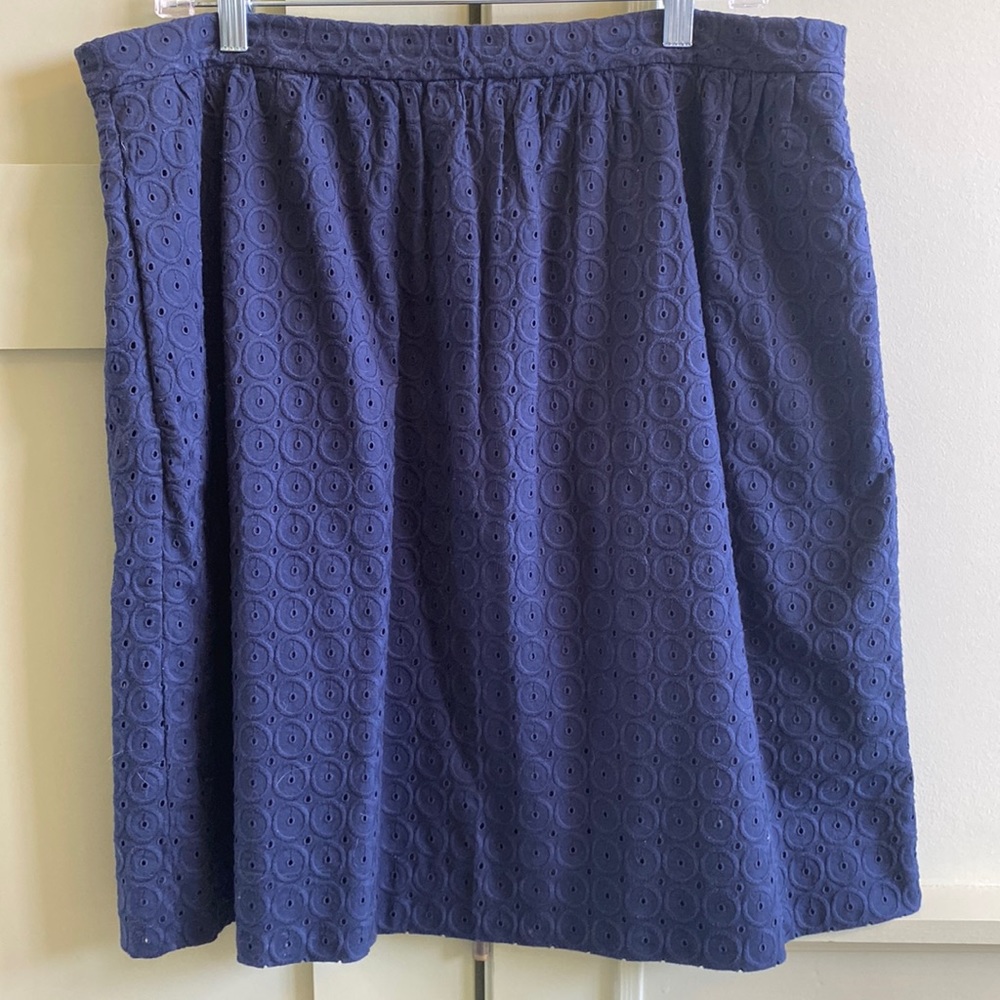 J Crew skirt size 14. Navy.
